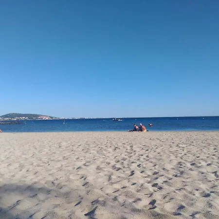 Vue Chateau 100m Etang, Et Halles